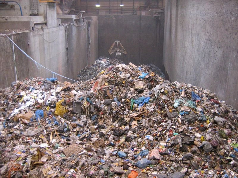 Garbage, Wijster, the Netherlands, picture taken by Fruggo, 2005, image courtesy of Wikipedia