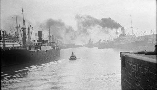 Buenos Aires harbor in the 1940s